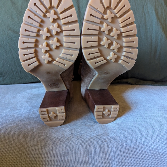 Tory Burch Beige Suede Ankle Booties - Picture 2 of 6